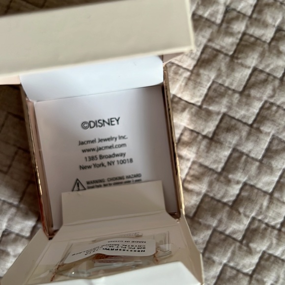 Disney Minnie Mouse necklace. New in Box! - Picture 2 of 4